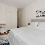 Cozy Studio Steps To Central Park Upper E Side